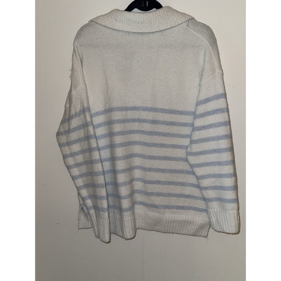 wild fable Light Blue And White Sweatshirt Size XL - Picture 8 of 9